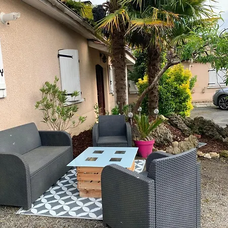 Petite Maison Dans Un Village Du Gers Σπίτι διακοπών *