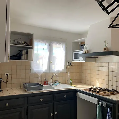 Petite Maison Dans Un Village Du Gers *