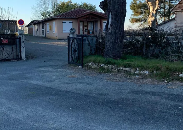 Petite Maison Dans Un Village Du Gers Σπίτι διακοπών